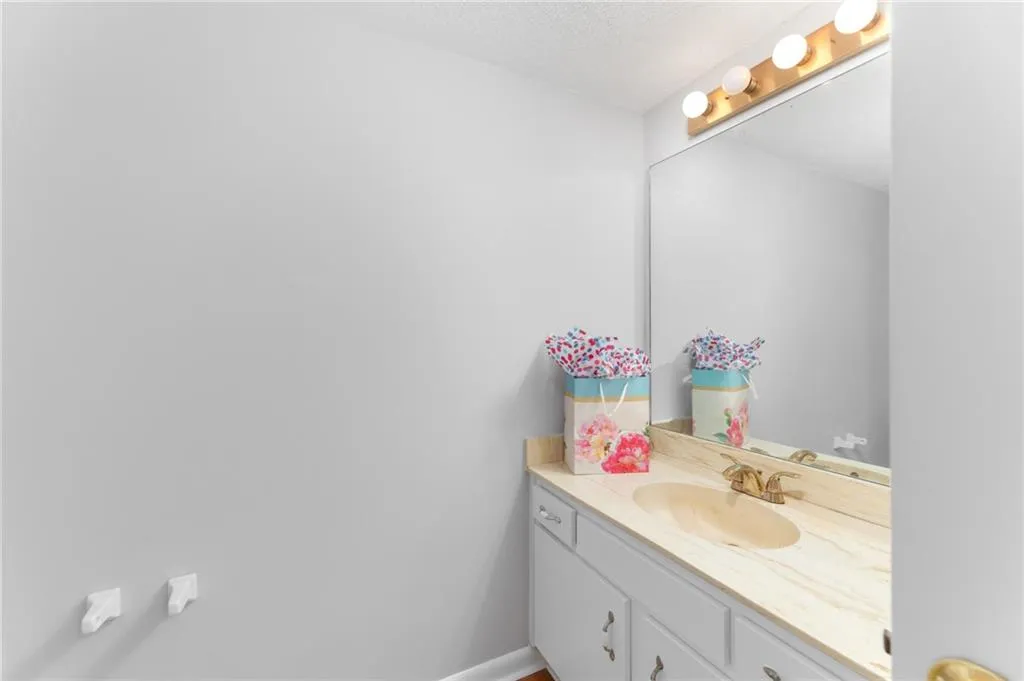 7148 Stonington Drive, Sandy Springs, Georgia 30328, 3 Bedrooms Bedrooms, ,3 BathroomsBathrooms,Residential,Sold,7148 Stonington Drive,7056402