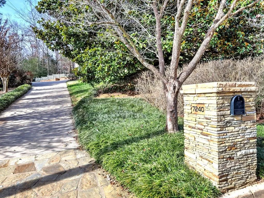 7240 Wynhill Drive, Sandy Springs, Georgia 30328, 4 Bedrooms Bedrooms, ,2 BathroomsBathrooms,Residential,Sold,7240 Wynhill Drive,6658796