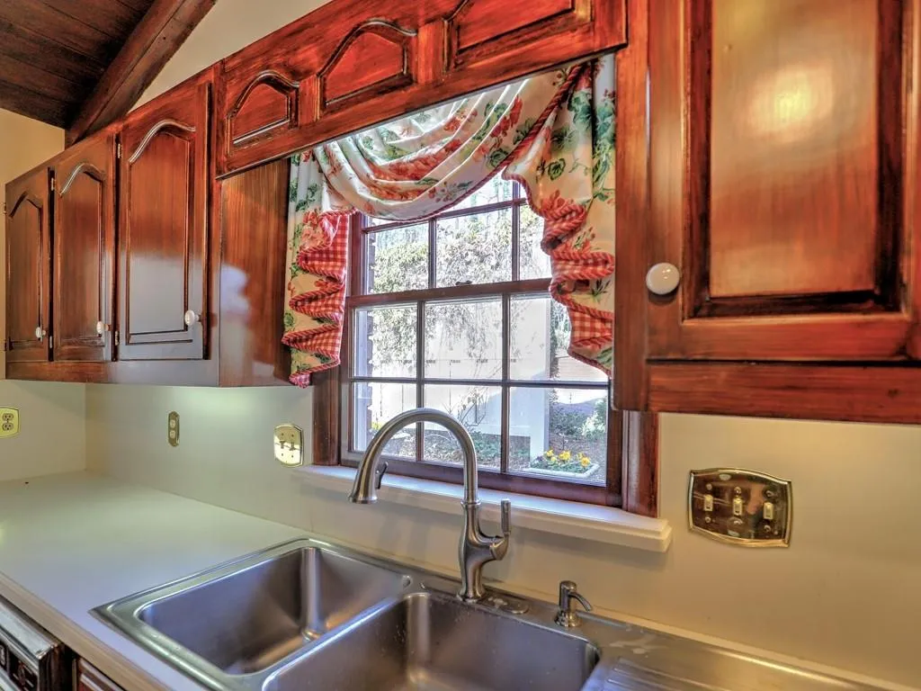 7240 Wynhill Drive, Sandy Springs, Georgia 30328, 4 Bedrooms Bedrooms, ,2 BathroomsBathrooms,Residential,Sold,7240 Wynhill Drive,6658796