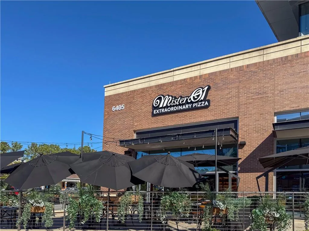 Tons of restaurants you can stroll to!