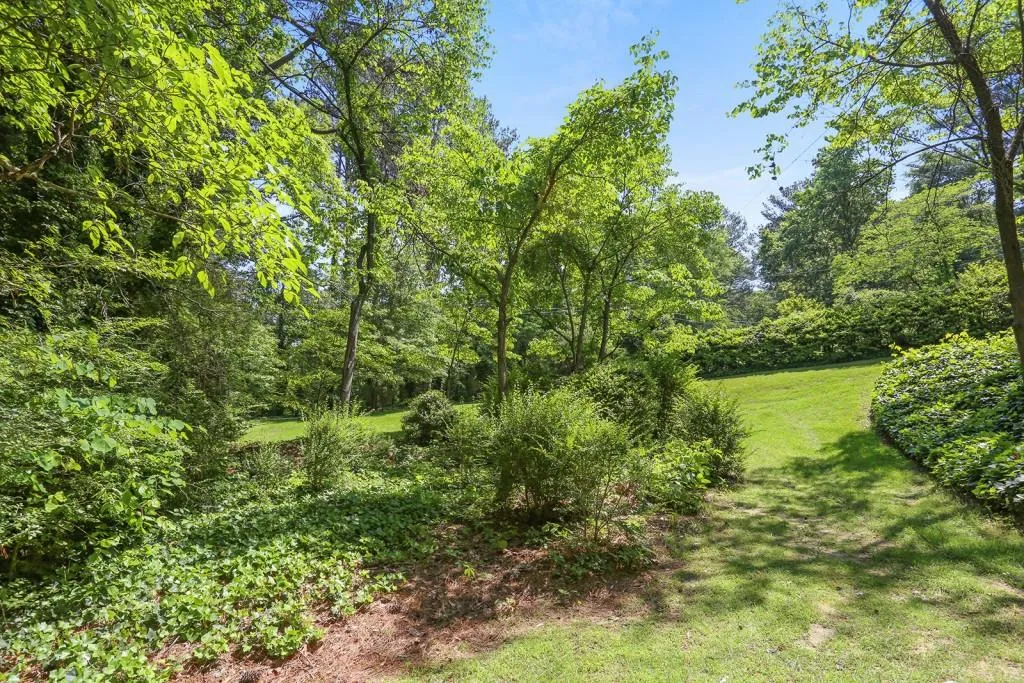 700 N Island Drive, Sandy Springs, Georgia 30327, 4 Bedrooms Bedrooms, ,2 BathroomsBathrooms,Residential,Sold,700 N Island Drive,5847203