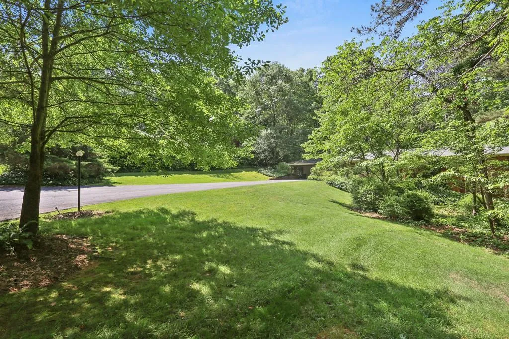 700 N Island Drive, Sandy Springs, Georgia 30327, 4 Bedrooms Bedrooms, ,2 BathroomsBathrooms,Residential,Sold,700 N Island Drive,5847203