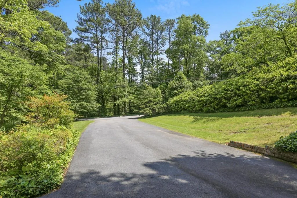 700 N Island Drive, Sandy Springs, Georgia 30327, 4 Bedrooms Bedrooms, ,2 BathroomsBathrooms,Residential,Sold,700 N Island Drive,5847203