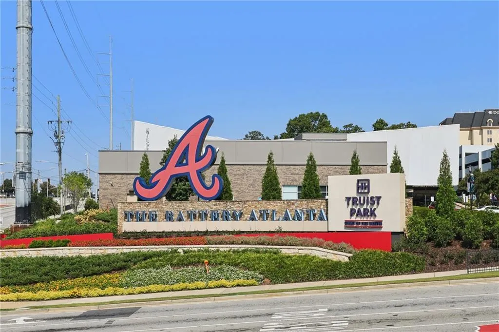 1250 Parkwood Circle Se Unit 1307, Atlanta, Georgia 30339, 1 Bedroom Bedrooms, ,1 BathroomBathrooms,Residential,For Sale,1250 Parkwood Circle Se Unit 1307,7617342