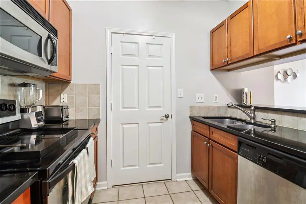 1250 Parkwood Circle Se Unit 1307, Atlanta, Georgia 30339, 1 Bedroom Bedrooms, ,1 BathroomBathrooms,Residential,For Sale,1250 Parkwood Circle Se Unit 1307,7617342