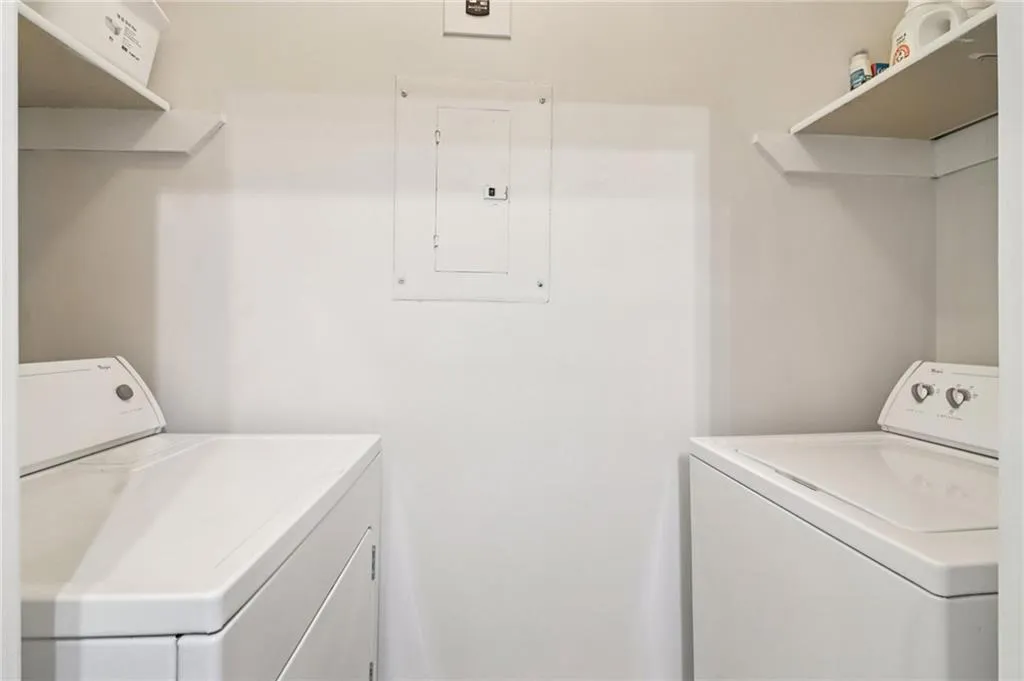 1250 Parkwood Circle Se Unit 1307, Atlanta, Georgia 30339, 1 Bedroom Bedrooms, ,1 BathroomBathrooms,Residential,For Sale,1250 Parkwood Circle Se Unit 1307,7617342