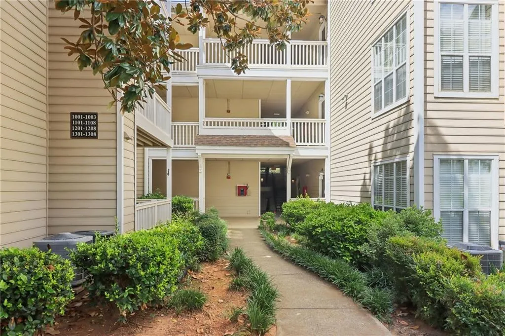 1250 Parkwood Circle Se Unit 1307, Atlanta, Georgia 30339, 1 Bedroom Bedrooms, ,1 BathroomBathrooms,Residential,For Sale,1250 Parkwood Circle Se Unit 1307,7617342