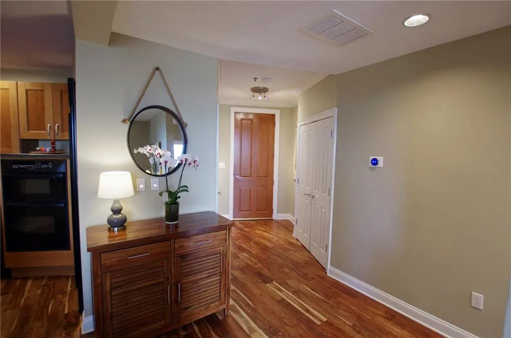 2881 Peachtree Road Ne Unit 802, Atlanta, Georgia 30305, 2 Bedrooms Bedrooms, ,2 BathroomsBathrooms,Residential,Sold,2881 Peachtree Road Ne Unit 802,6021982