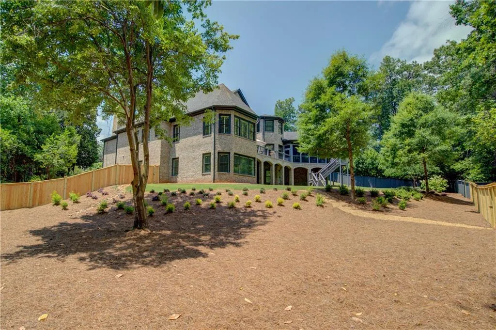 735 Glenairy Drive, Sandy Springs, Georgia 30328, 5 Bedrooms Bedrooms, ,5 BathroomsBathrooms,Residential,Sold,735 Glenairy Drive,6733086