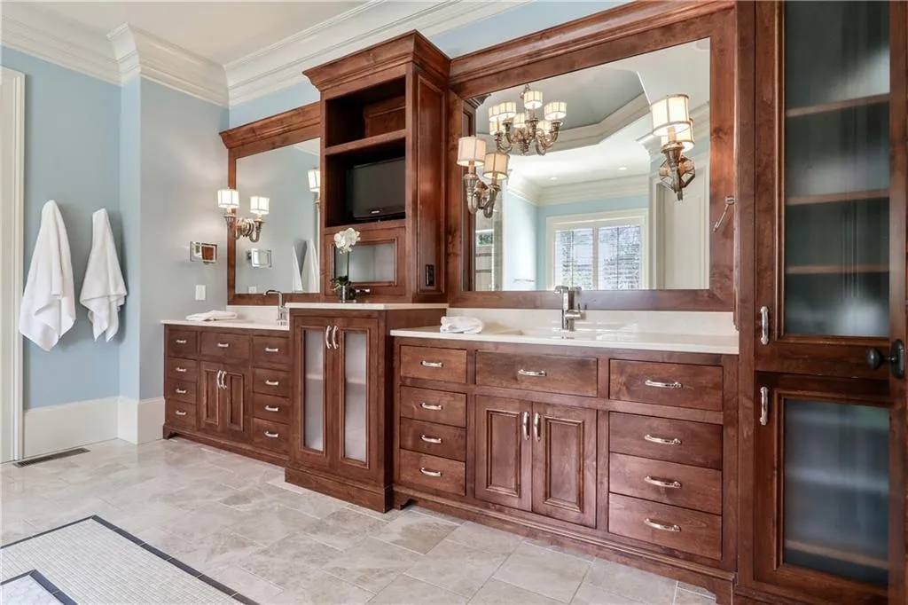 735 Glenairy Drive, Sandy Springs, Georgia 30328, 5 Bedrooms Bedrooms, ,5 BathroomsBathrooms,Residential,Sold,735 Glenairy Drive,6733086