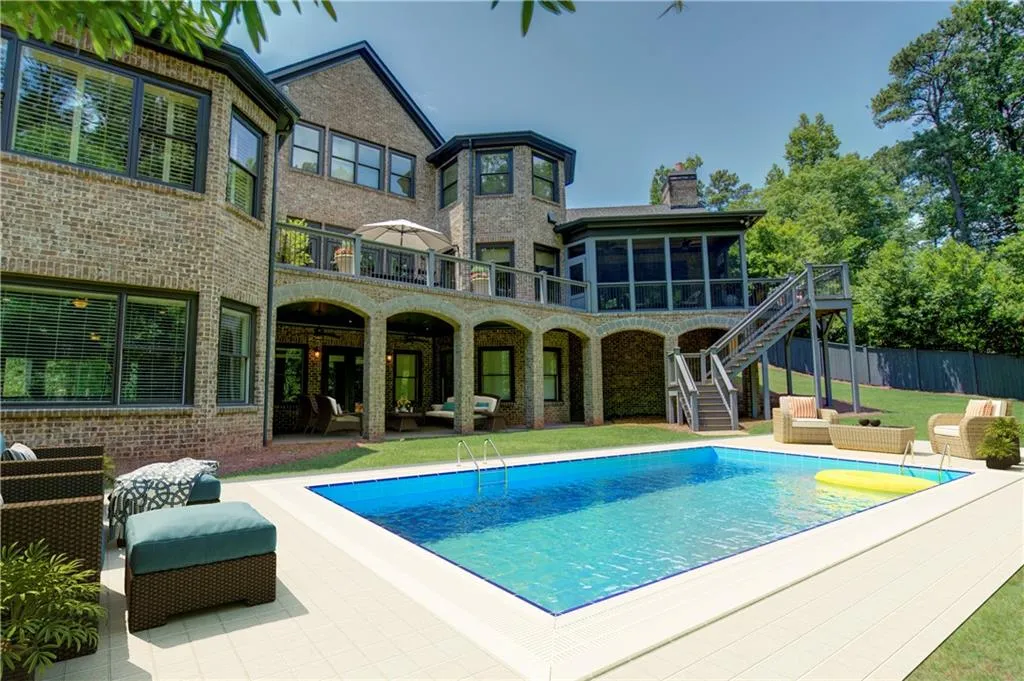 735 Glenairy Drive, Sandy Springs, Georgia 30328, 5 Bedrooms Bedrooms, ,5 BathroomsBathrooms,Residential,Sold,735 Glenairy Drive,6733086
