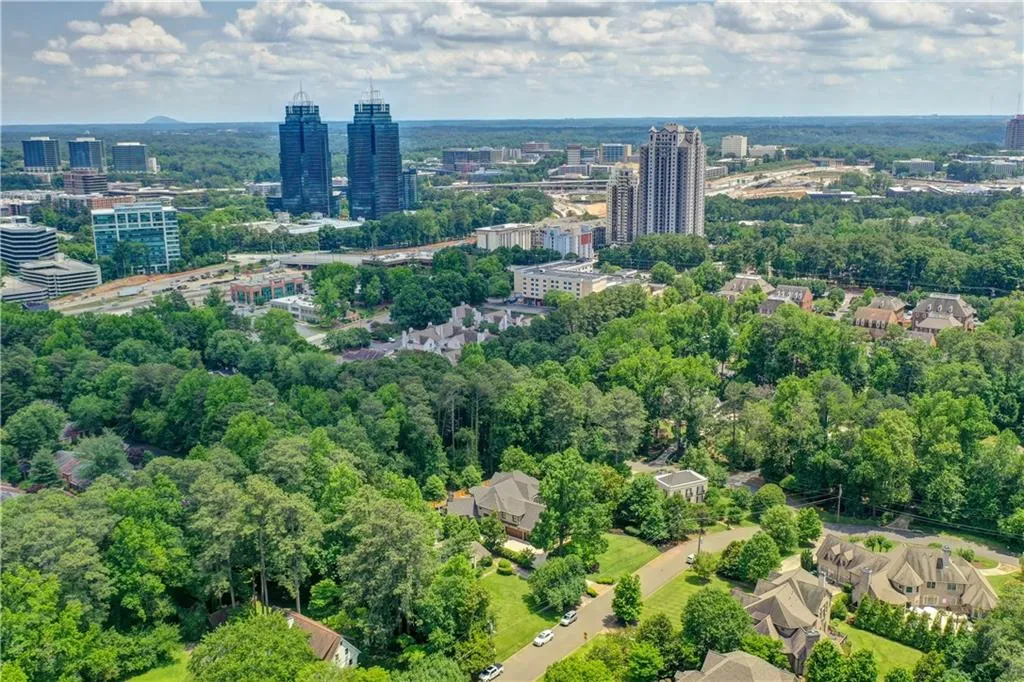 735 Glenairy Drive, Sandy Springs, Georgia 30328, 5 Bedrooms Bedrooms, ,5 BathroomsBathrooms,Residential,Sold,735 Glenairy Drive,6733086