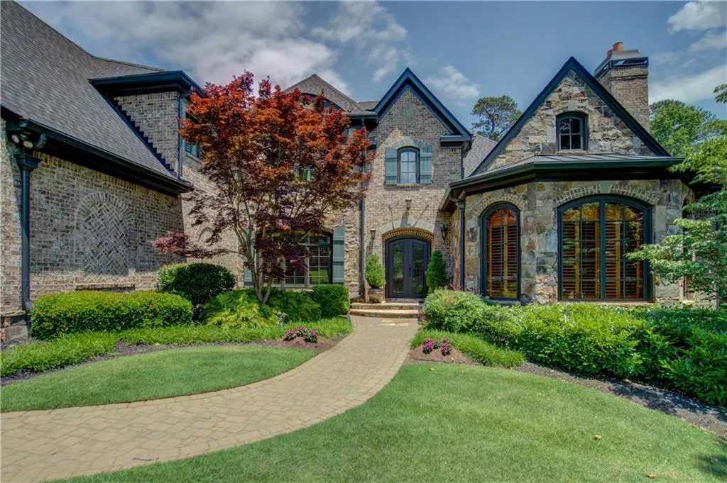 735 Glenairy Drive, Sandy Springs, Georgia 30328, 5 Bedrooms Bedrooms, ,5 BathroomsBathrooms,Residential,Sold,735 Glenairy Drive,6733086