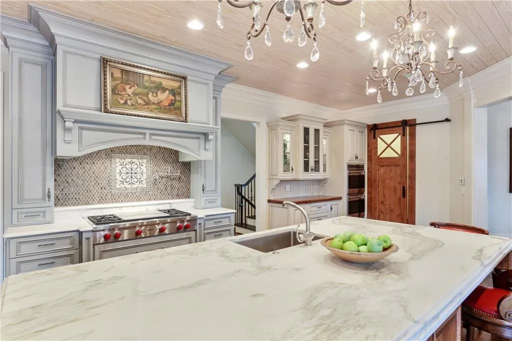 735 Glenairy Drive, Sandy Springs, Georgia 30328, 5 Bedrooms Bedrooms, ,5 BathroomsBathrooms,Residential,Sold,735 Glenairy Drive,6733086
