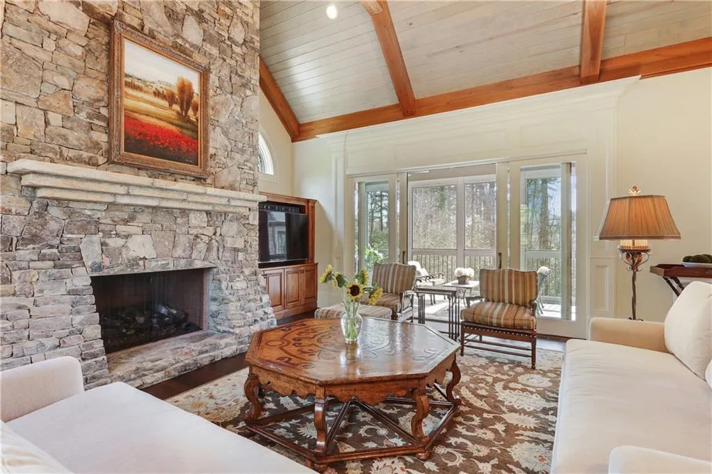 735 Glenairy Drive, Sandy Springs, Georgia 30328, 5 Bedrooms Bedrooms, ,5 BathroomsBathrooms,Residential,Sold,735 Glenairy Drive,6733086