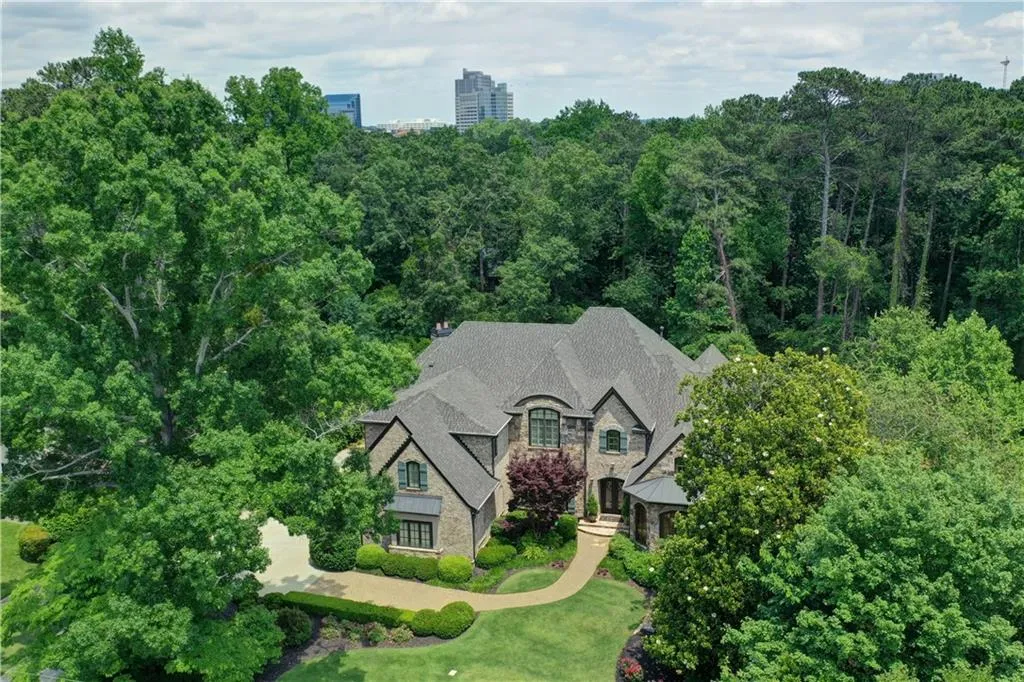 735 Glenairy Drive, Sandy Springs, Georgia 30328, 5 Bedrooms Bedrooms, ,5 BathroomsBathrooms,Residential,Sold,735 Glenairy Drive,6733086