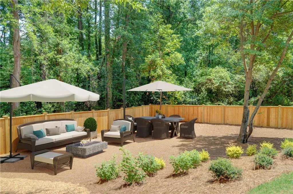 735 Glenairy Drive, Sandy Springs, Georgia 30328, 5 Bedrooms Bedrooms, ,5 BathroomsBathrooms,Residential,Sold,735 Glenairy Drive,6733086