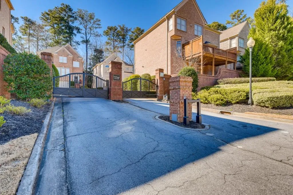 7330 Village Creek Trace, Sandy Springs, Georgia 30328, 4 Bedrooms Bedrooms, ,3 BathroomsBathrooms,Residential,Sold,7330 Village Creek Trace,6847104