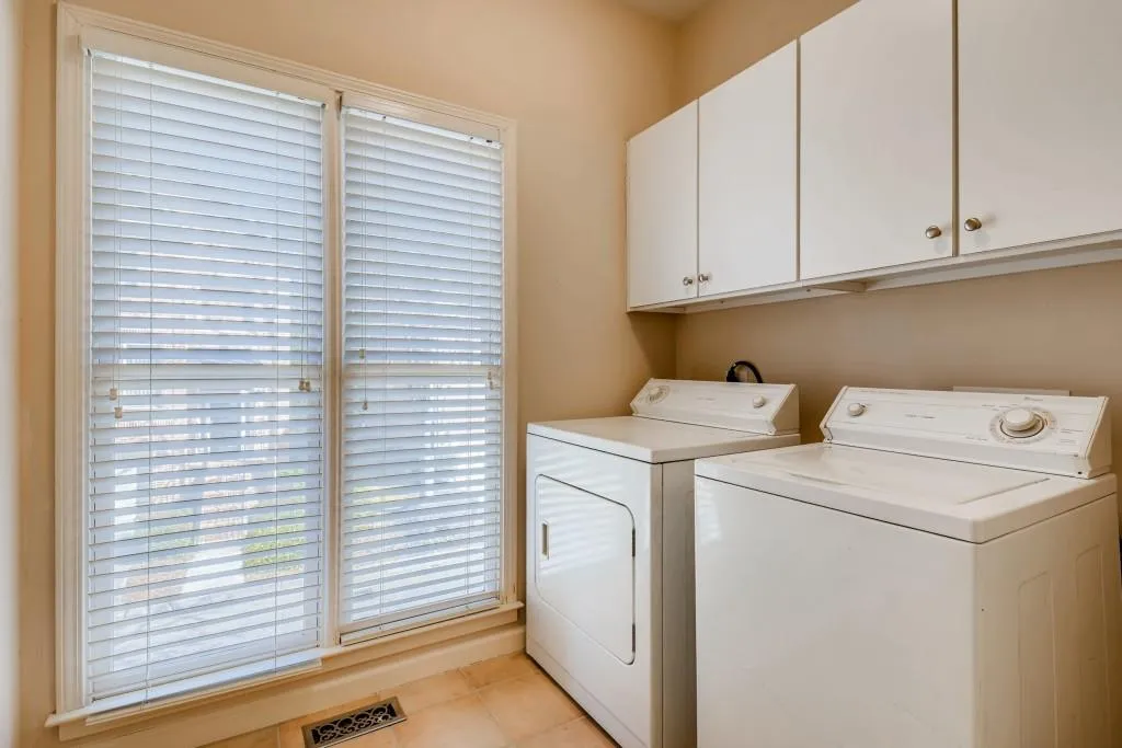 7330 Village Creek Trace, Sandy Springs, Georgia 30328, 4 Bedrooms Bedrooms, ,3 BathroomsBathrooms,Residential,Sold,7330 Village Creek Trace,6847104