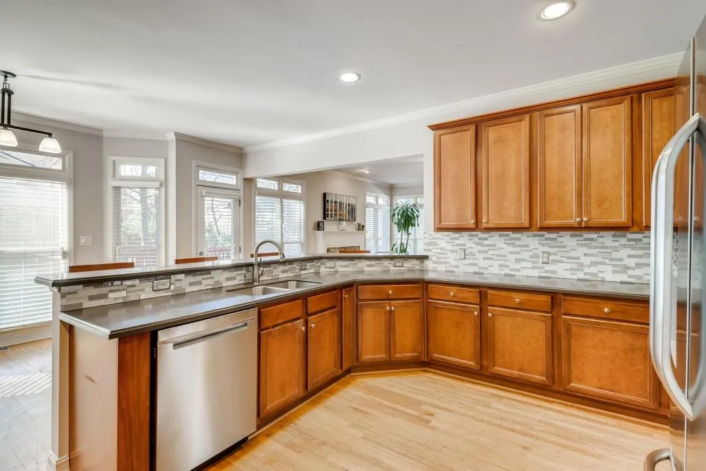 7330 Village Creek Trace, Sandy Springs, Georgia 30328, 4 Bedrooms Bedrooms, ,3 BathroomsBathrooms,Residential,Sold,7330 Village Creek Trace,6847104