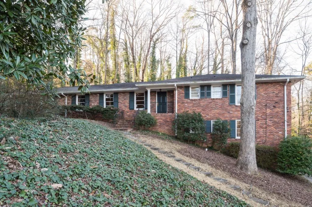 5030 Vallo Vista Court, Atlanta, Georgia 30342, 4 Bedrooms Bedrooms, ,3 BathroomsBathrooms,Residential,Sold,5030 Vallo Vista Court,5637322