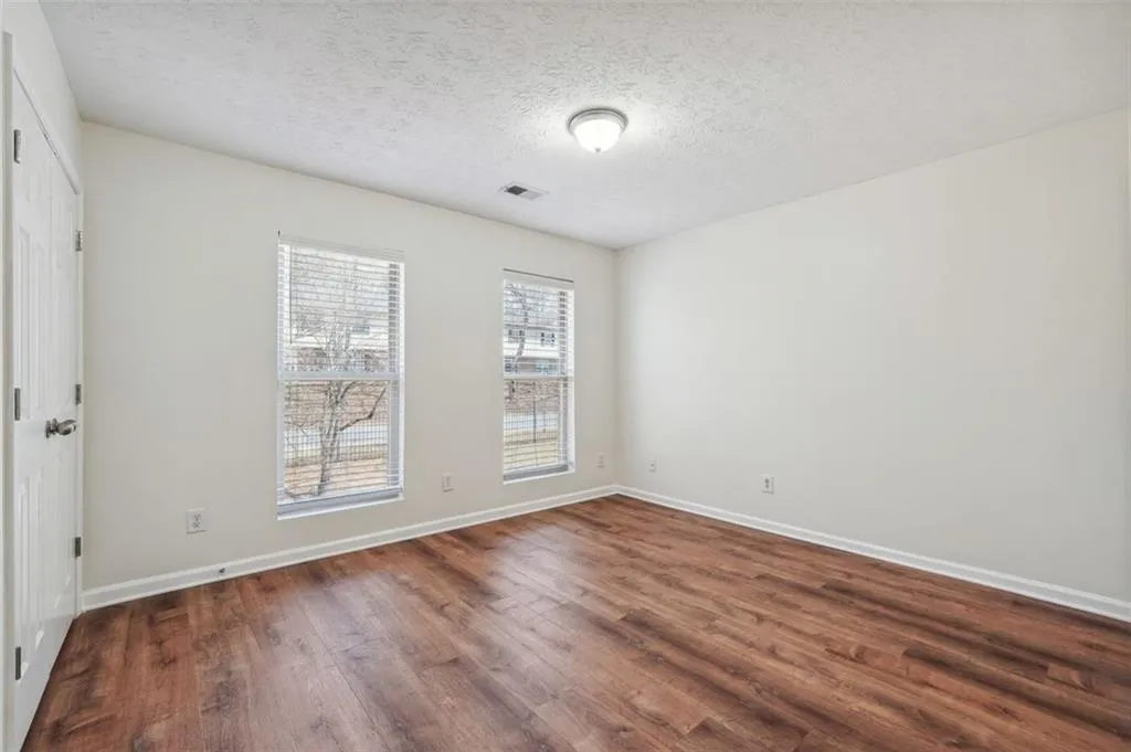 235 WINDING RIVER Drive Unit I, Atlanta, Georgia 30350, 2 Bedrooms Bedrooms, ,1 BathroomBathrooms,Residential,Sold,235 WINDING RIVER Drive Unit I,7357601