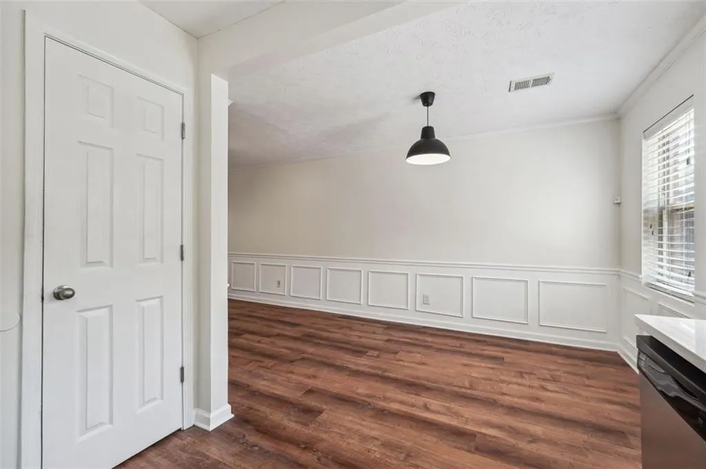 235 WINDING RIVER Drive Unit I, Atlanta, Georgia 30350, 2 Bedrooms Bedrooms, ,1 BathroomBathrooms,Residential,Sold,235 WINDING RIVER Drive Unit I,7357601