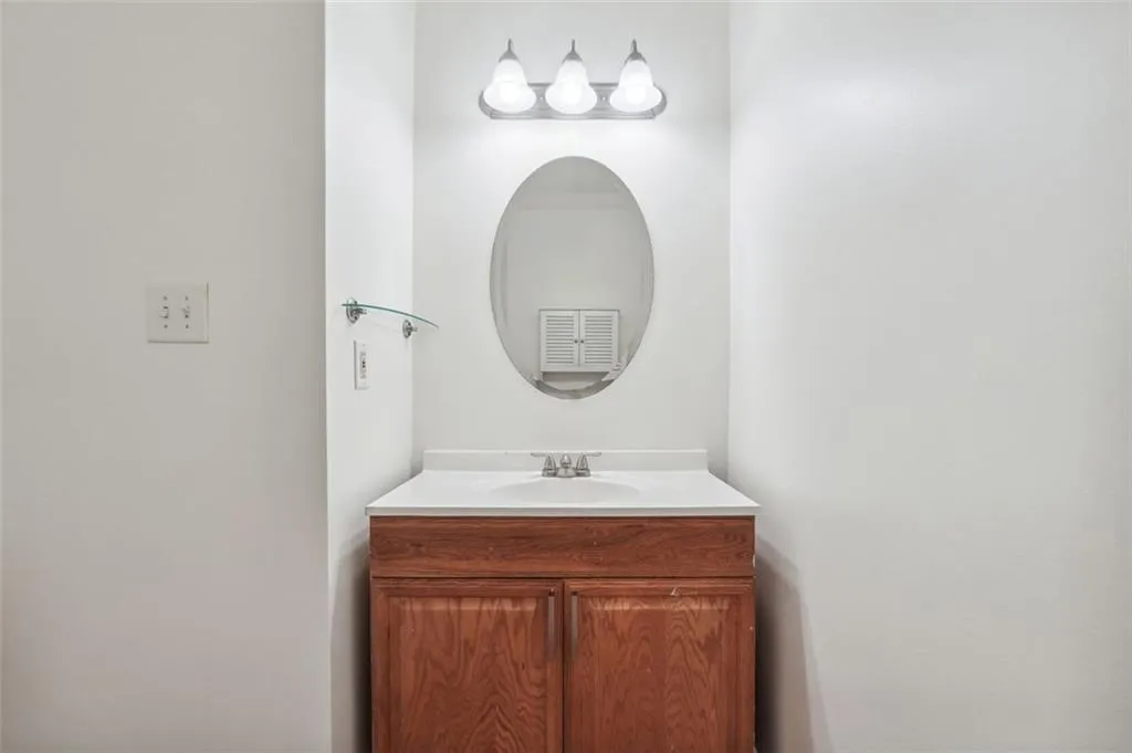 235 WINDING RIVER Drive Unit I, Atlanta, Georgia 30350, 2 Bedrooms Bedrooms, ,1 BathroomBathrooms,Residential,Sold,235 WINDING RIVER Drive Unit I,7357601