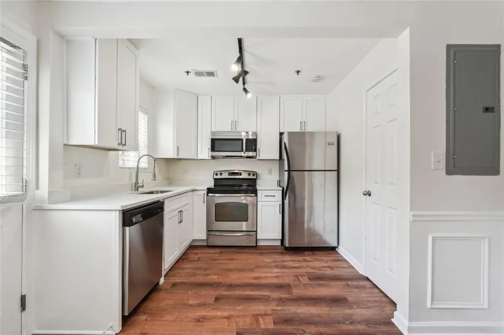 235 WINDING RIVER Drive Unit I, Atlanta, Georgia 30350, 2 Bedrooms Bedrooms, ,1 BathroomBathrooms,Residential,Sold,235 WINDING RIVER Drive Unit I,7357601