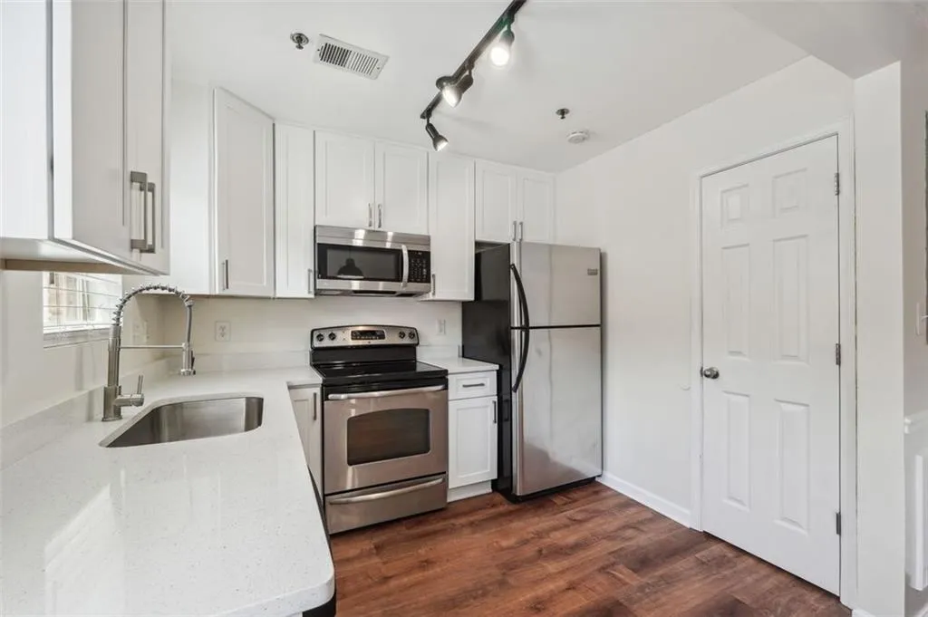 235 WINDING RIVER Drive Unit I, Atlanta, Georgia 30350, 2 Bedrooms Bedrooms, ,1 BathroomBathrooms,Residential,Sold,235 WINDING RIVER Drive Unit I,7357601