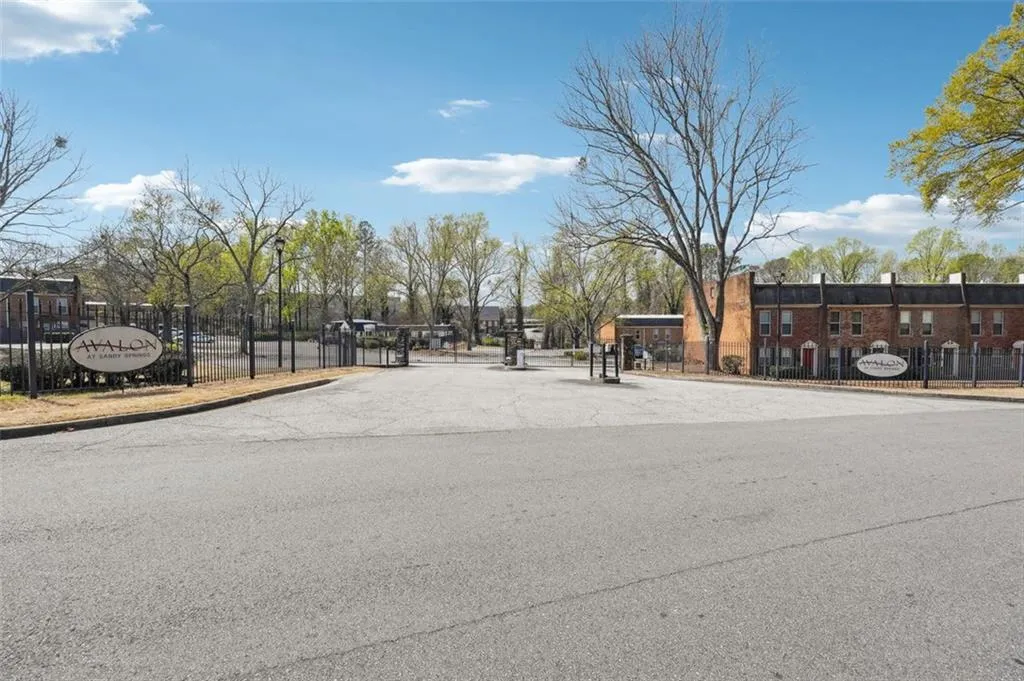 235 WINDING RIVER Drive Unit I, Atlanta, Georgia 30350, 2 Bedrooms Bedrooms, ,1 BathroomBathrooms,Residential,Sold,235 WINDING RIVER Drive Unit I,7357601