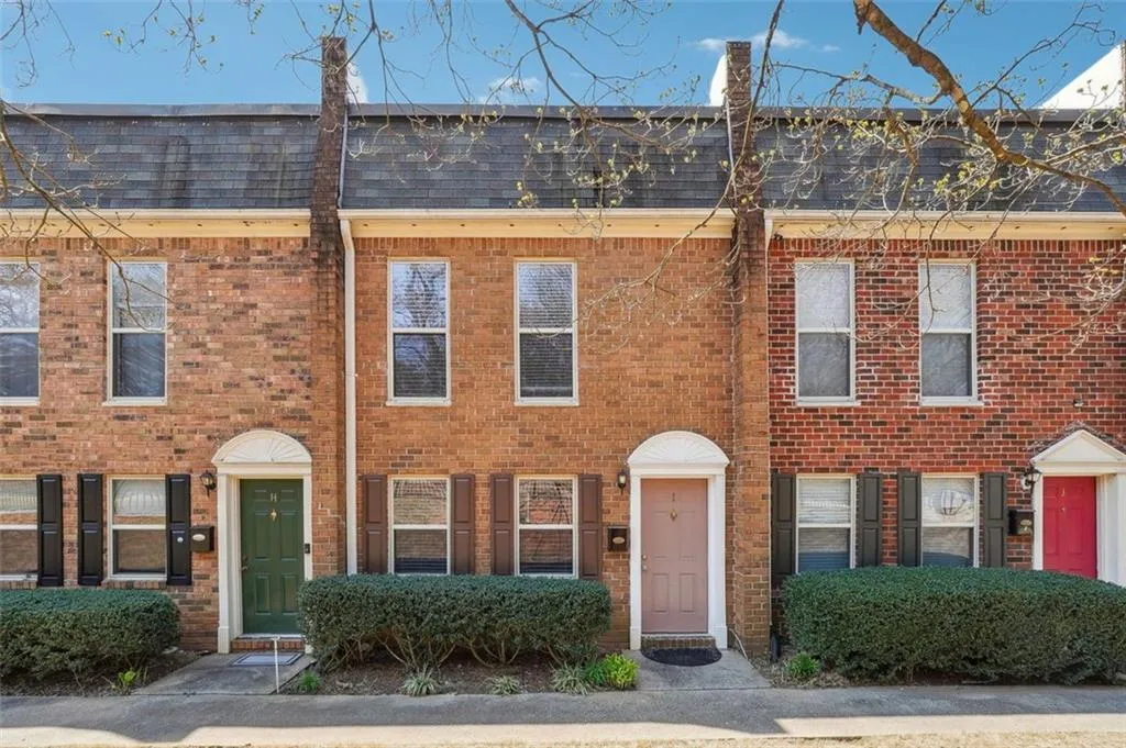 235 WINDING RIVER Drive Unit I, Atlanta, Georgia 30350, 2 Bedrooms Bedrooms, ,1 BathroomBathrooms,Residential,Sold,235 WINDING RIVER Drive Unit I,7357601