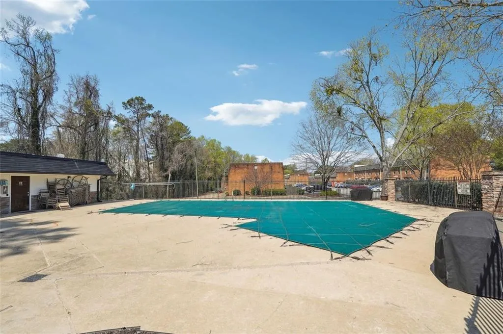 235 WINDING RIVER Drive Unit I, Atlanta, Georgia 30350, 2 Bedrooms Bedrooms, ,1 BathroomBathrooms,Residential,Sold,235 WINDING RIVER Drive Unit I,7357601