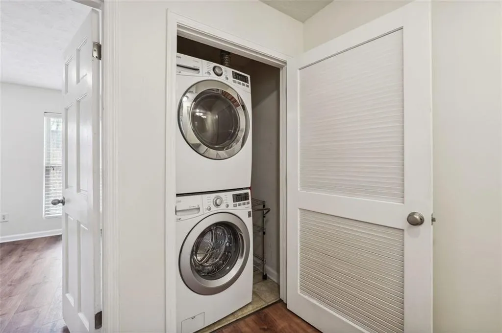 235 WINDING RIVER Drive Unit I, Atlanta, Georgia 30350, 2 Bedrooms Bedrooms, ,1 BathroomBathrooms,Residential,Sold,235 WINDING RIVER Drive Unit I,7357601