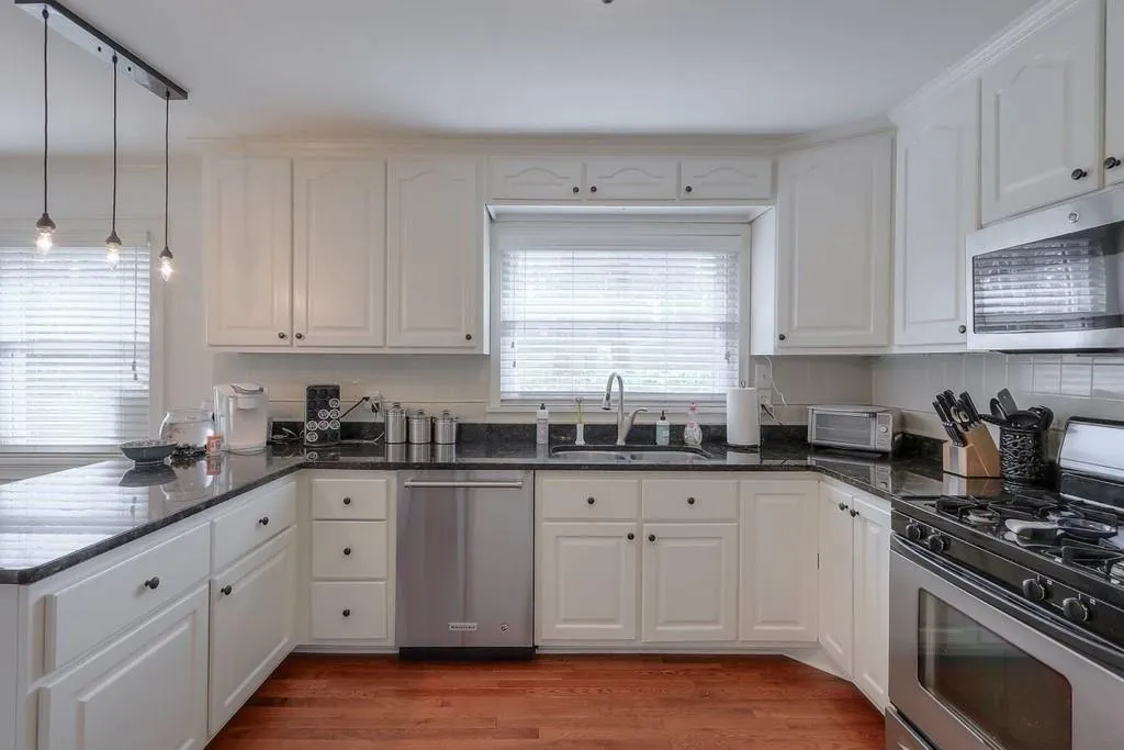 5710 Pine Brook Road Ne, Sandy Springs, Georgia 30328, 3 Bedrooms Bedrooms, ,3 BathroomsBathrooms,Residential,Sold,5710 Pine Brook Road Ne,6699669