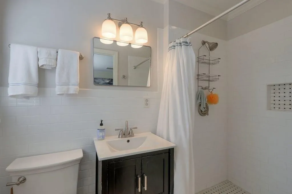 5710 Pine Brook Road Ne, Sandy Springs, Georgia 30328, 3 Bedrooms Bedrooms, ,3 BathroomsBathrooms,Residential,Sold,5710 Pine Brook Road Ne,6699669