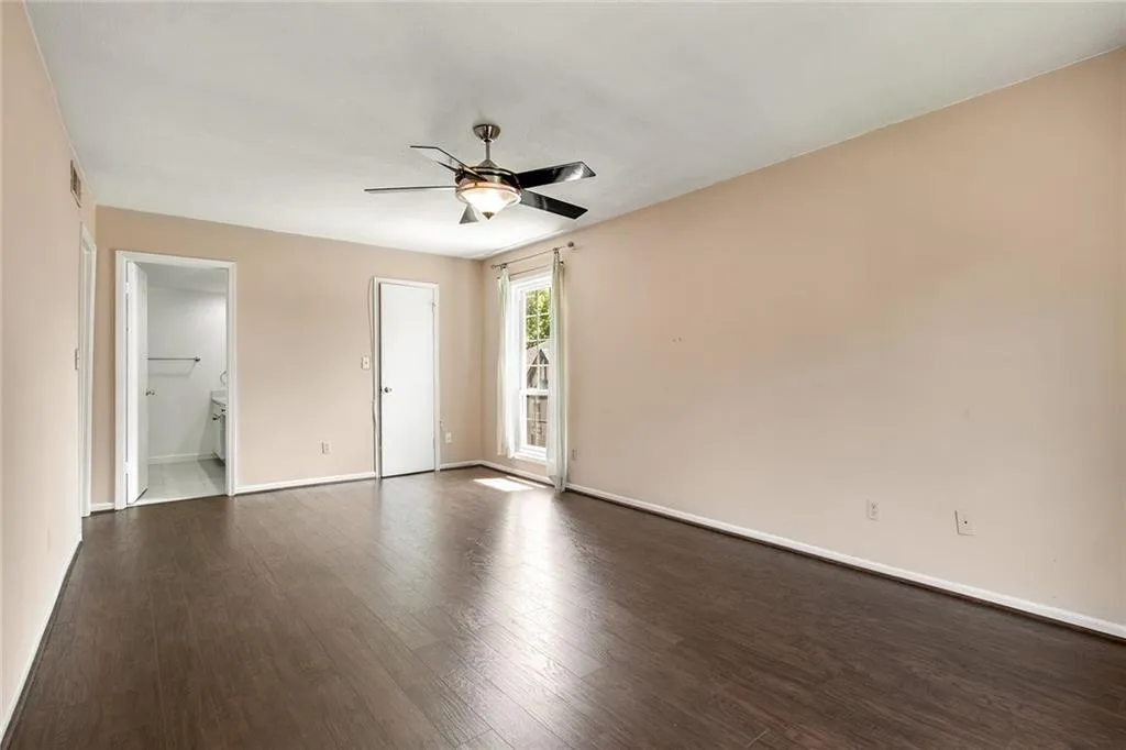 Atlanta, Georgia 30328, 2 Bedrooms Bedrooms, ,2 BathroomsBathrooms,Residential,Sold,7387227