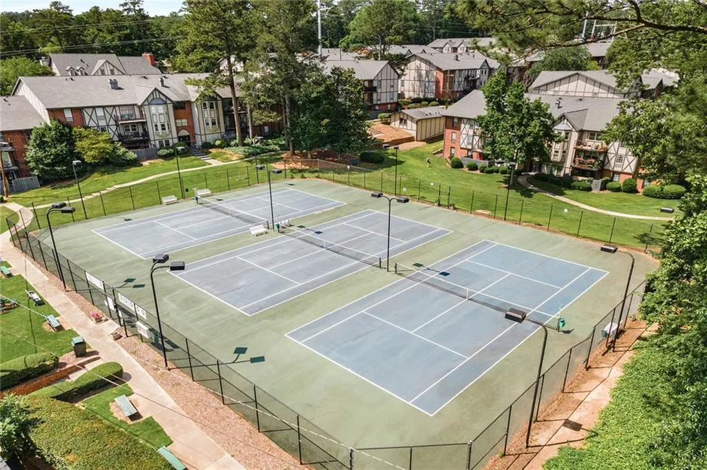 Atlanta, Georgia 30328, 2 Bedrooms Bedrooms, ,2 BathroomsBathrooms,Residential,Sold,7387227