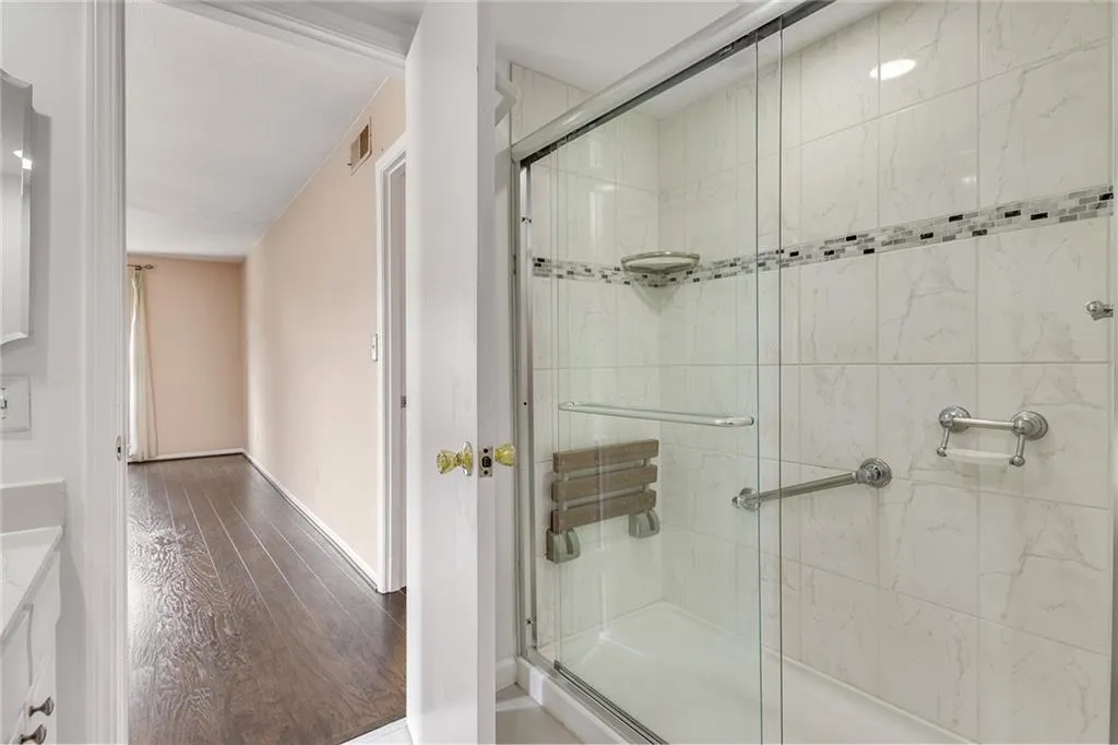 Atlanta, Georgia 30328, 2 Bedrooms Bedrooms, ,2 BathroomsBathrooms,Residential,Sold,7387227