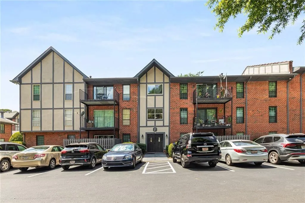 Atlanta, Georgia 30328, 2 Bedrooms Bedrooms, ,2 BathroomsBathrooms,Residential,Sold,7387227