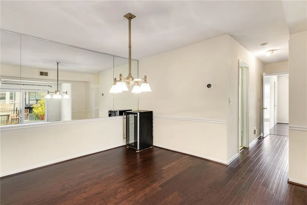 Atlanta, Georgia 30328, 2 Bedrooms Bedrooms, ,2 BathroomsBathrooms,Residential,Sold,7387227