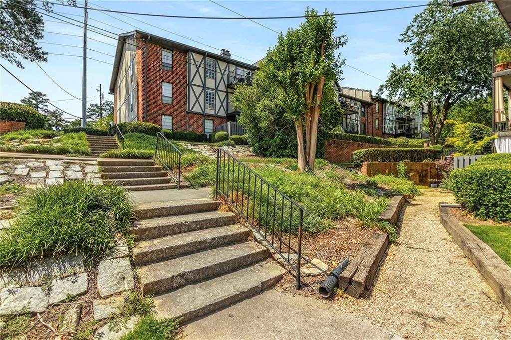 Atlanta, Georgia 30328, 2 Bedrooms Bedrooms, ,2 BathroomsBathrooms,Residential,Sold,7387227