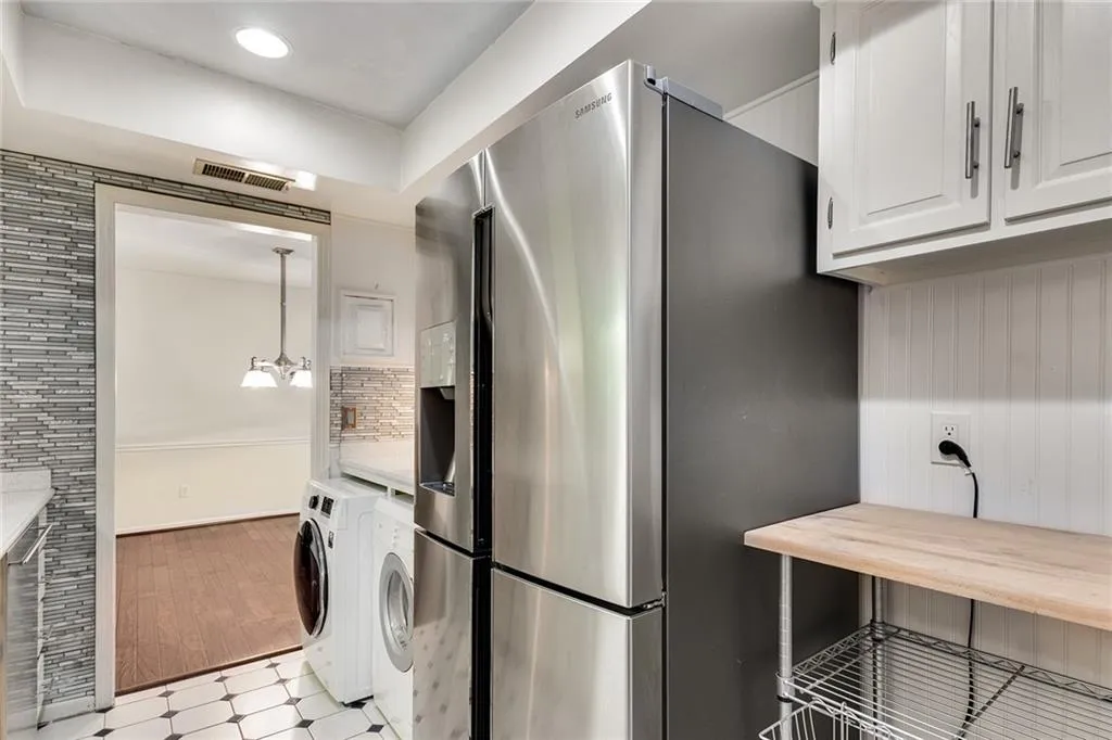 Atlanta, Georgia 30328, 2 Bedrooms Bedrooms, ,2 BathroomsBathrooms,Residential,Sold,7387227