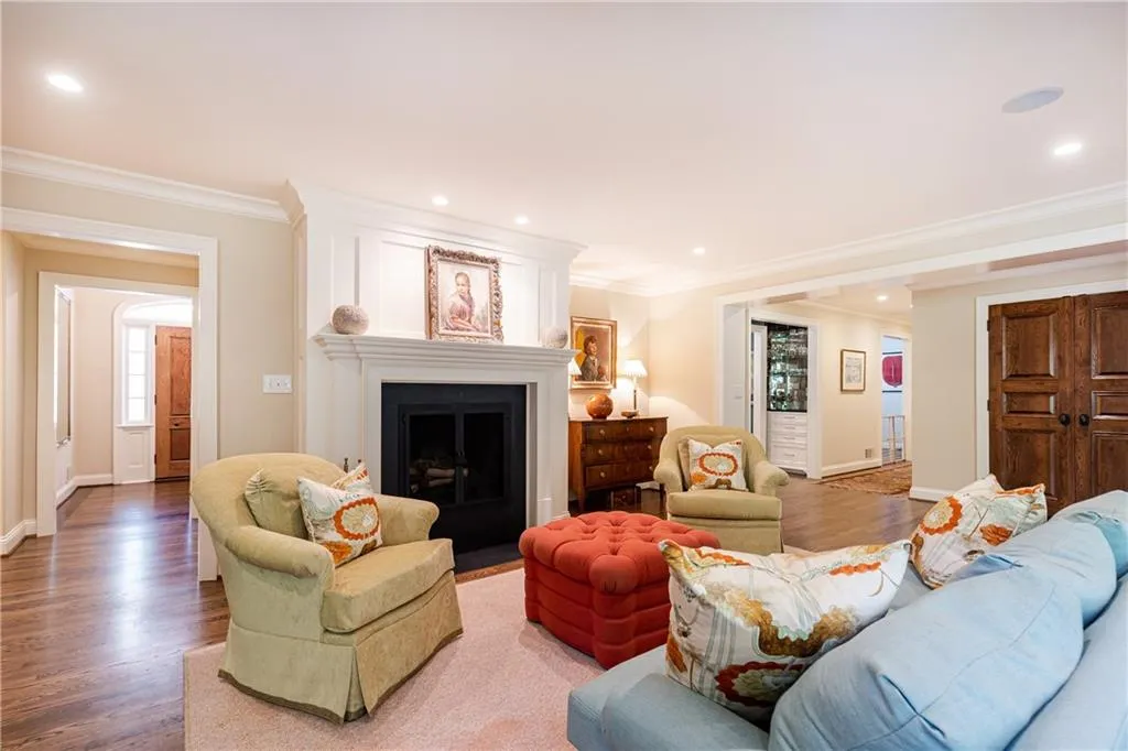 520 Kenbrook Drive, Sandy Springs, Georgia 30327, 4 Bedrooms Bedrooms, ,4 BathroomsBathrooms,Residential,Sold,520 Kenbrook Drive,7068226