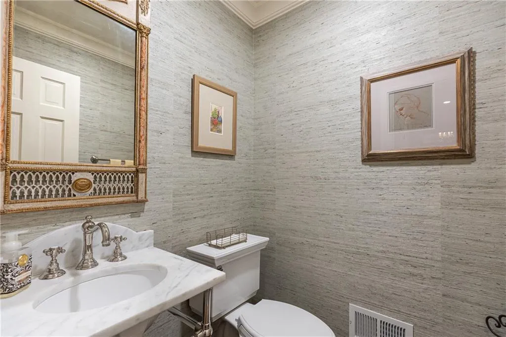 520 Kenbrook Drive, Sandy Springs, Georgia 30327, 4 Bedrooms Bedrooms, ,4 BathroomsBathrooms,Residential,Sold,520 Kenbrook Drive,7068226