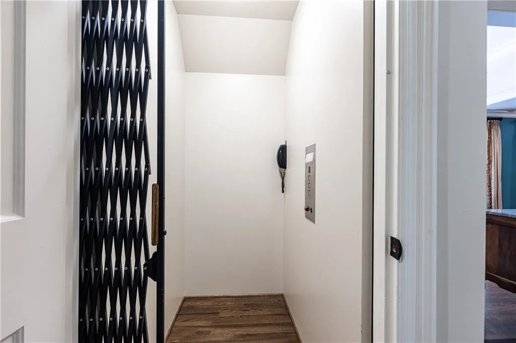 520 Kenbrook Drive, Sandy Springs, Georgia 30327, 4 Bedrooms Bedrooms, ,4 BathroomsBathrooms,Residential,Sold,520 Kenbrook Drive,7068226