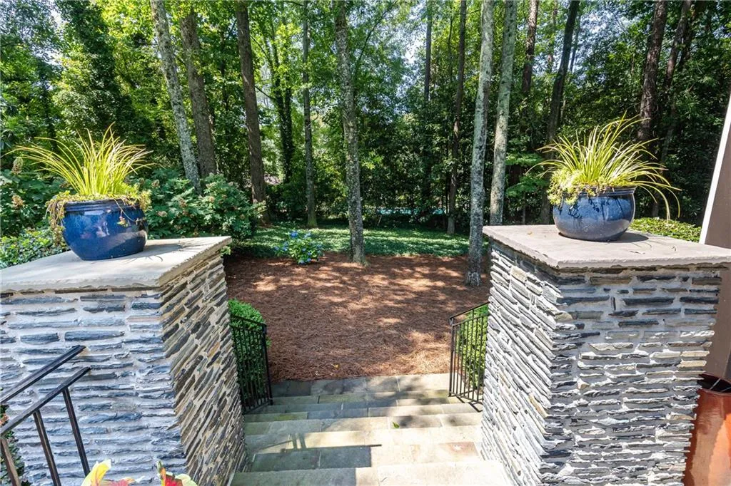 520 Kenbrook Drive, Sandy Springs, Georgia 30327, 4 Bedrooms Bedrooms, ,4 BathroomsBathrooms,Residential,Sold,520 Kenbrook Drive,7068226