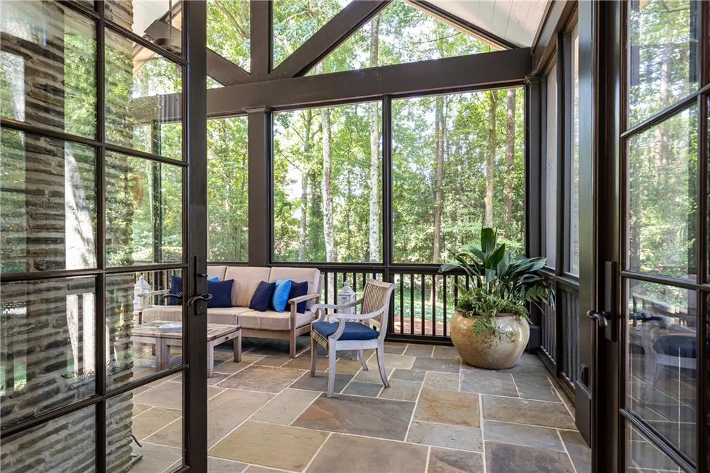 520 Kenbrook Drive, Sandy Springs, Georgia 30327, 4 Bedrooms Bedrooms, ,4 BathroomsBathrooms,Residential,Sold,520 Kenbrook Drive,7068226