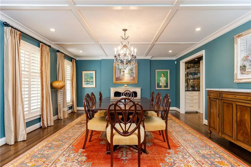 520 Kenbrook Drive, Sandy Springs, Georgia 30327, 4 Bedrooms Bedrooms, ,4 BathroomsBathrooms,Residential,Sold,520 Kenbrook Drive,7068226