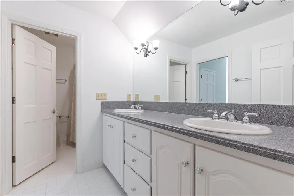 520 Kenbrook Drive, Sandy Springs, Georgia 30327, 4 Bedrooms Bedrooms, ,4 BathroomsBathrooms,Residential,Sold,520 Kenbrook Drive,7068226